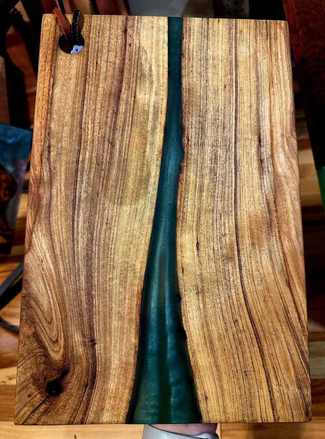 📅 December 3, 2025, Epoxy River Board Workshop – Charcuterie River Board 🕑 6:00 PM – 8:00 PM 📍 The Winery At Willow Creek | Abilene, TX