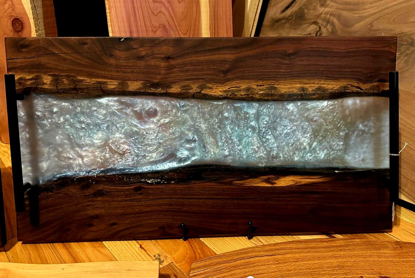 📅 November 14, 2025, 🕑 2:00 PM – 4:00 PM, Epoxy River Board Workshop – Charcuterie Board📍 Fredericksburg Trade Days | Fredericksburg, TX